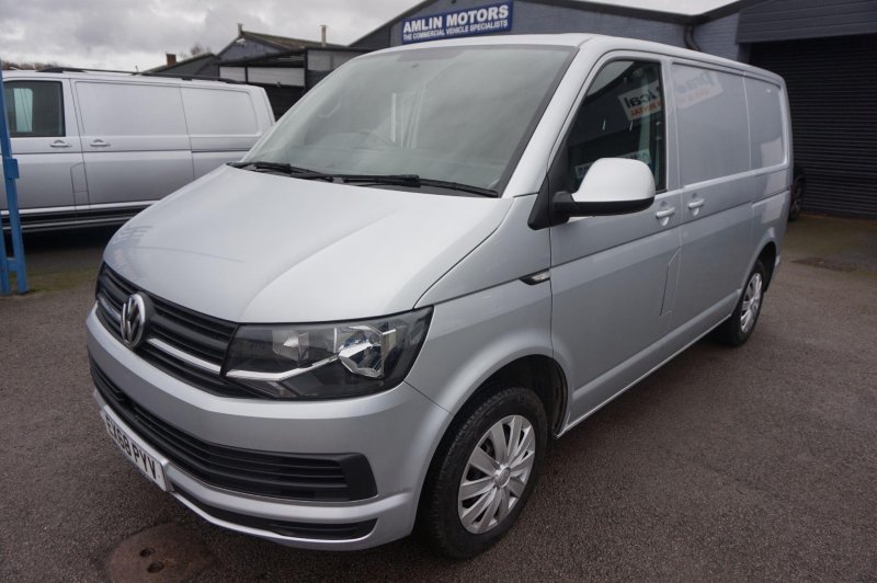 VOLKSWAGEN TRANSPORTER 2.0 TDI T32 BlueMotion Tech Trendline DSG FWD SWB Euro 6 (s/s) 5dr