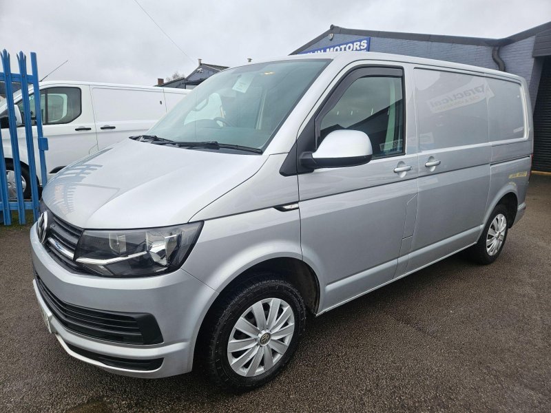VOLKSWAGEN TRANSPORTER 2.0 TDI T32 BlueMotion Tech Trendline DSG FWD SWB Euro 6 (s/s) 5dr
