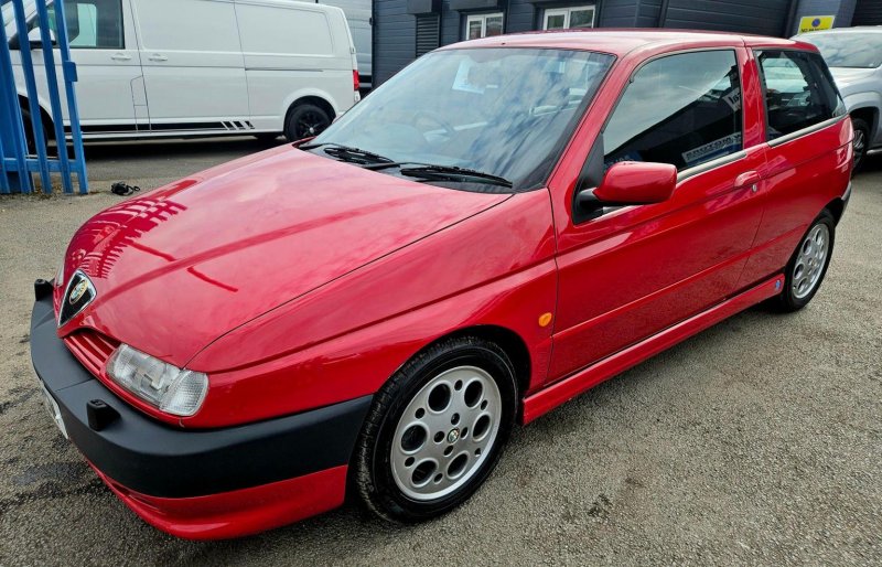 ALFA ROMEO 145 2.0 T.Spark 16V Cloverleaf 3dr