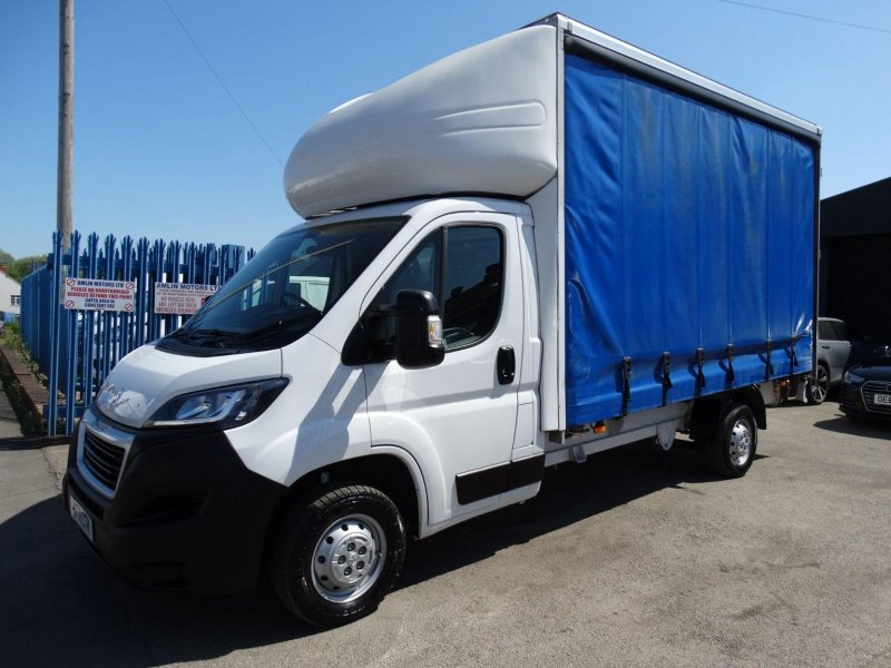 PEUGEOT BOXER 2.2 BlueHDi 335 Built for Business Curtainside Chassis Cab L4 Euro 6 (s/s) 4dr