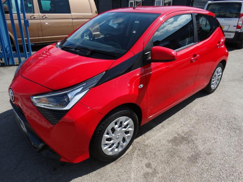 TOYOTA AYGO 1.0 VVT-i x-play Euro 6 5dr