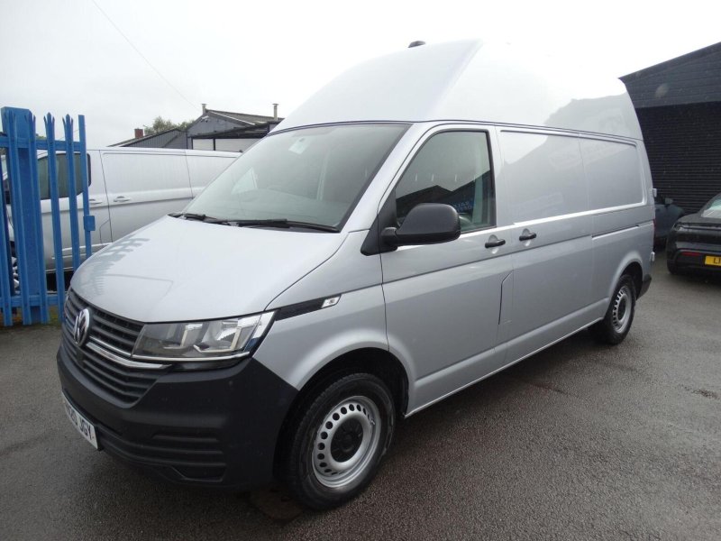 VOLKSWAGEN TRANSPORTER 2.0 TDI T32 Startline 4Motion LWB High Roof Euro 6 (s/s) 5dr